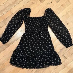 Aritzia Black and White Floral Long Sleeve Dress